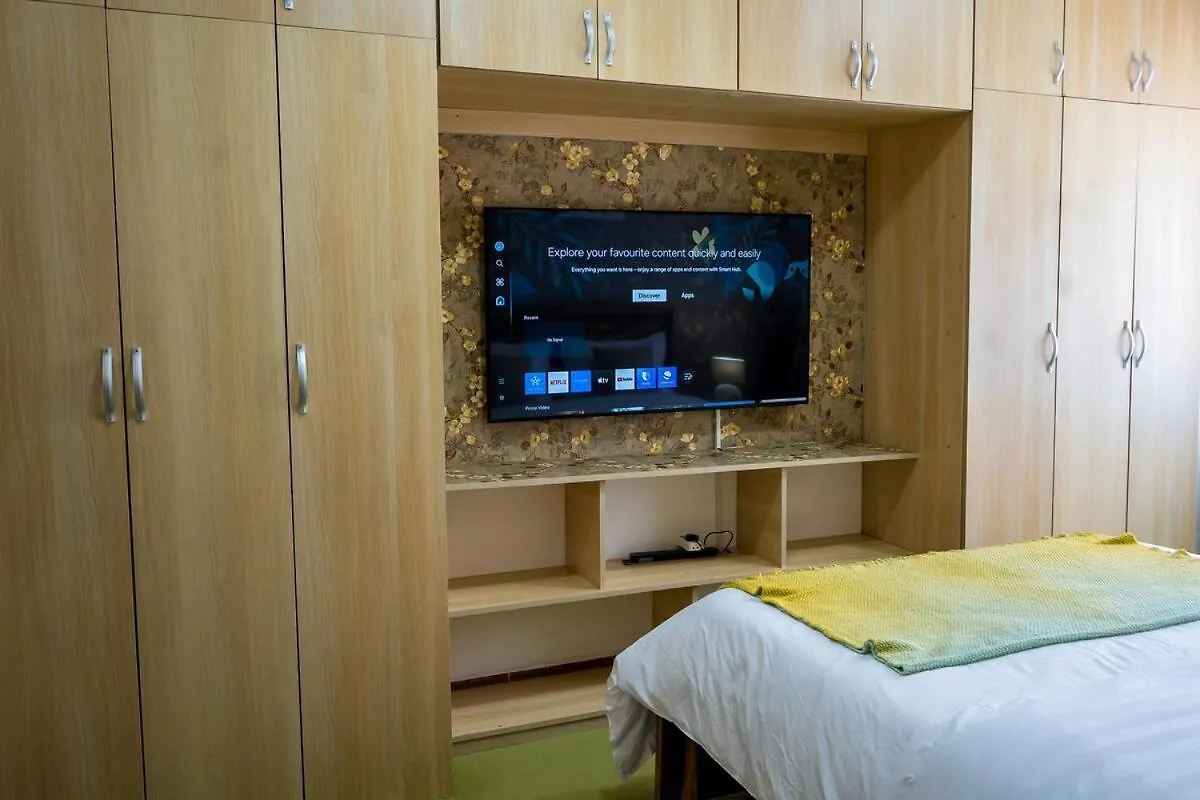 Urban Comfort Naalya 2Br Καμπάλα